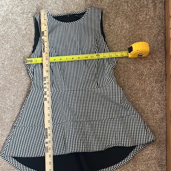 White House Black Market Women’s sleeveless Peplum Black Gingham Top Sz 4 EUC - Picture 5 of 6